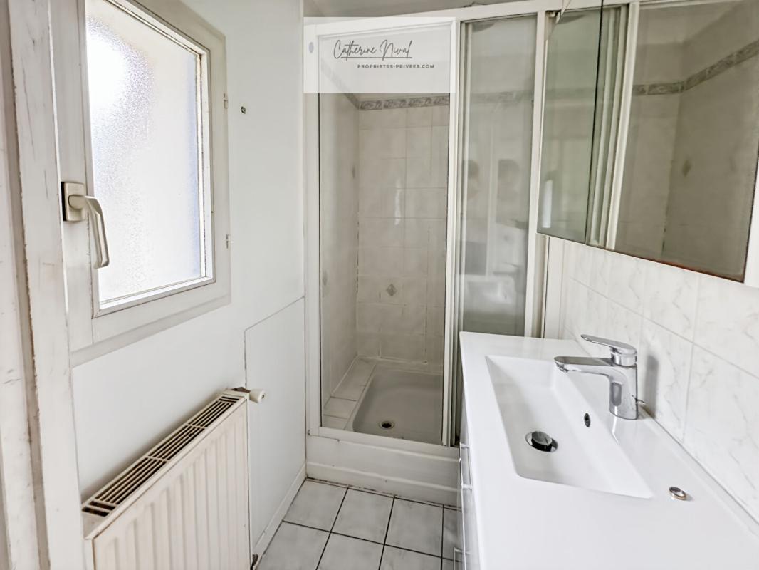SAINT-NAZAIRE Maison Saint Nazaire, 2 chambres 47 m2, jardin, dépendance 8