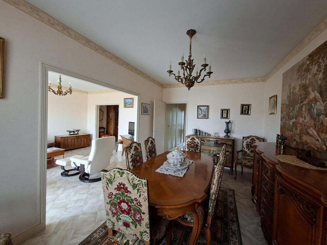 MONTCEAU-LES-MINES Appartement Montceau Les Mines 5 pièce(s) 108.5 m2 7
