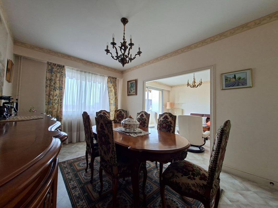 MONTCEAU-LES-MINES Appartement Montceau Les Mines 5 pièce(s) 108.5 m2 8