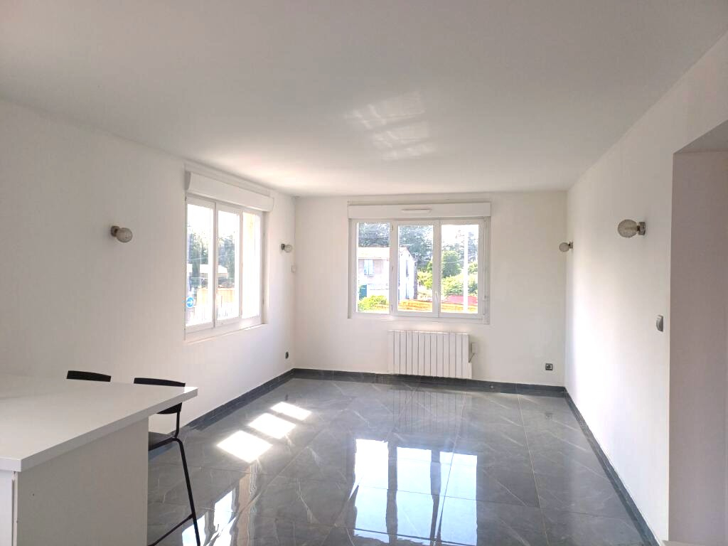 FEYZIN Grand T4 de 95 m2 Très bon état 1
