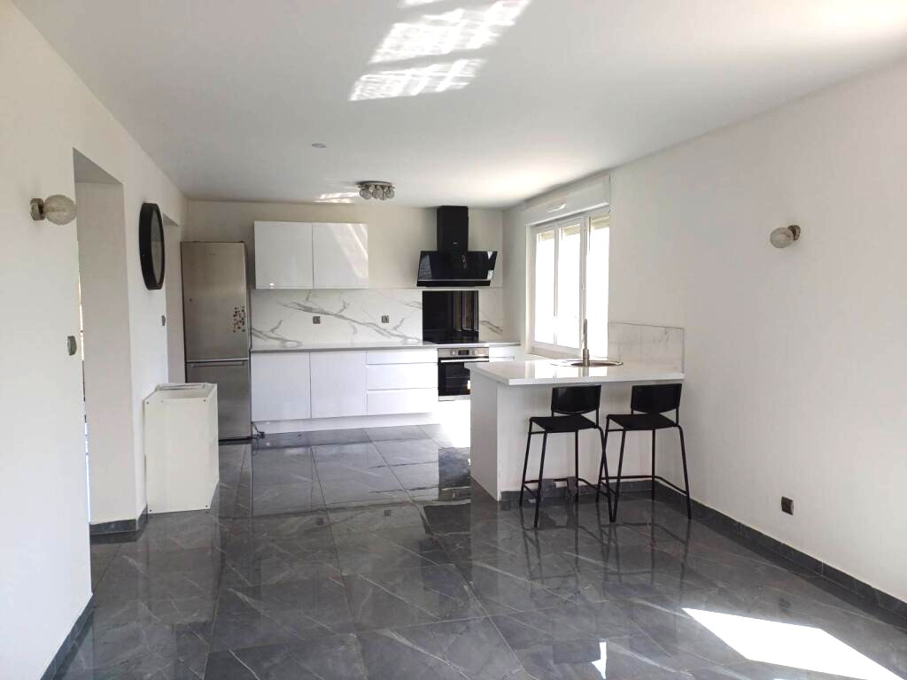 FEYZIN Grand T4 de 95 m2 Très bon état 3