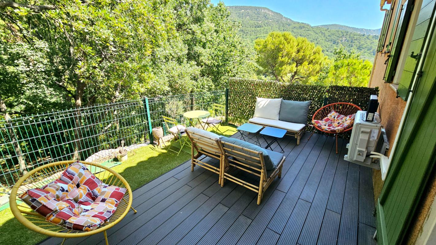 BARGEMON Maison mitoyenne totalement rénovée avec jardinet 1