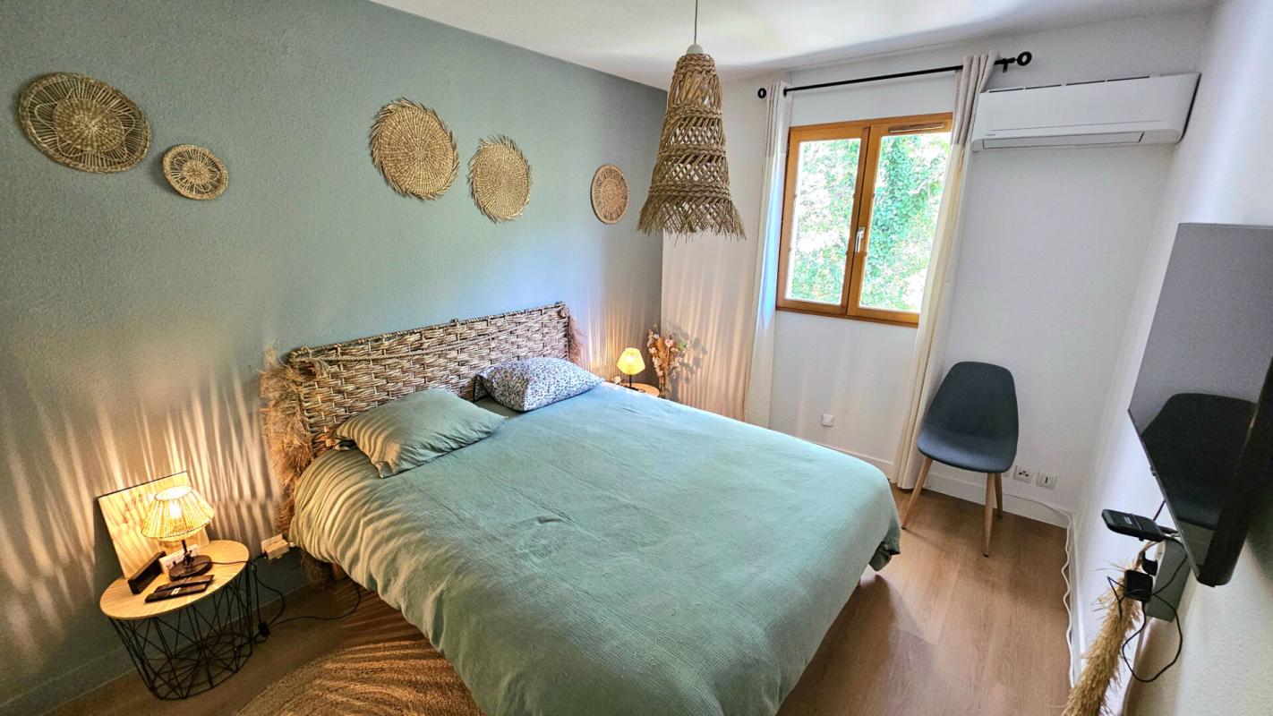 BARGEMON Maison mitoyenne totalement rénovée avec jardinet 8