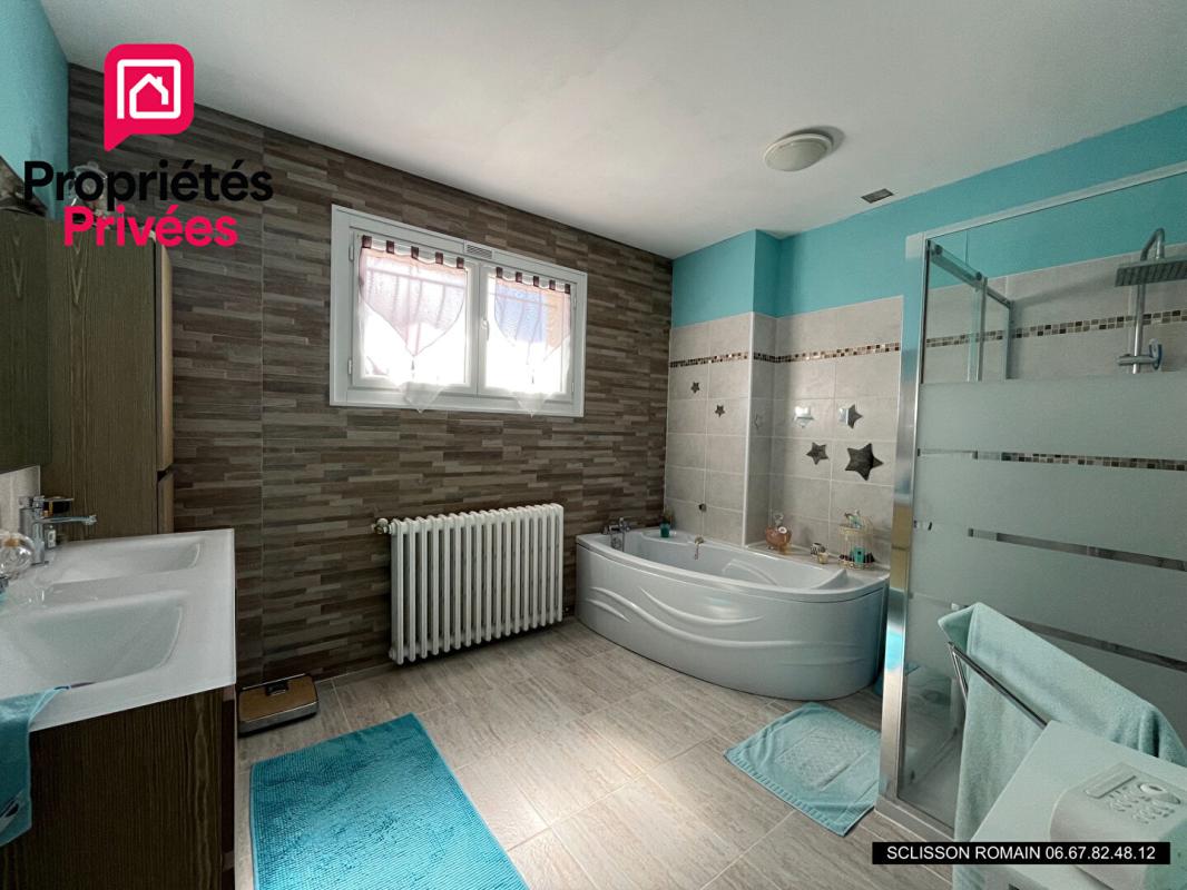 MEURSAC Maison familiale Meursac - 215 m2 - 5 chambres - Piscine - PRIX 414 400 HAI 11