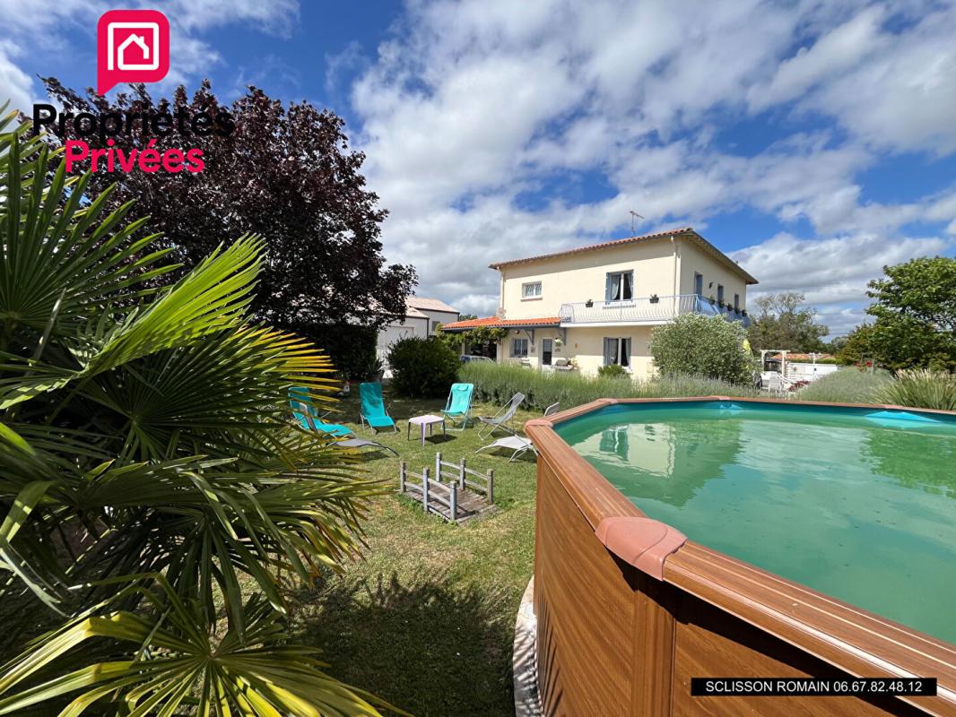 MEURSAC Maison familiale Meursac - 215 m2 - 5 chambres - Piscine - PRIX 414 400 HAI 15