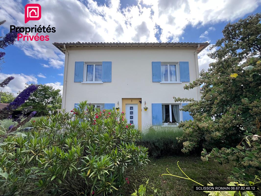 MEURSAC Maison familiale Meursac - 215 m2 - 5 chambres - Piscine - PRIX 414 400 HAI 16