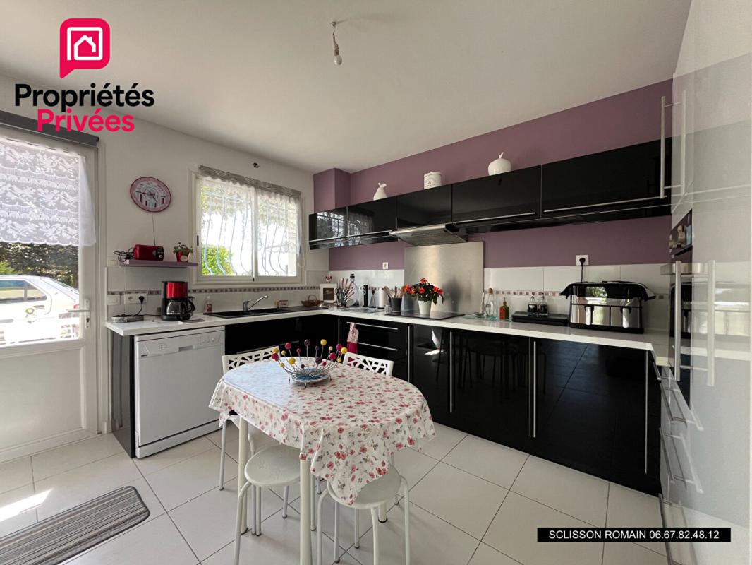 MEURSAC Maison familiale Meursac - 215 m2 - 5 chambres - Piscine - PRIX 414 400 HAI 2