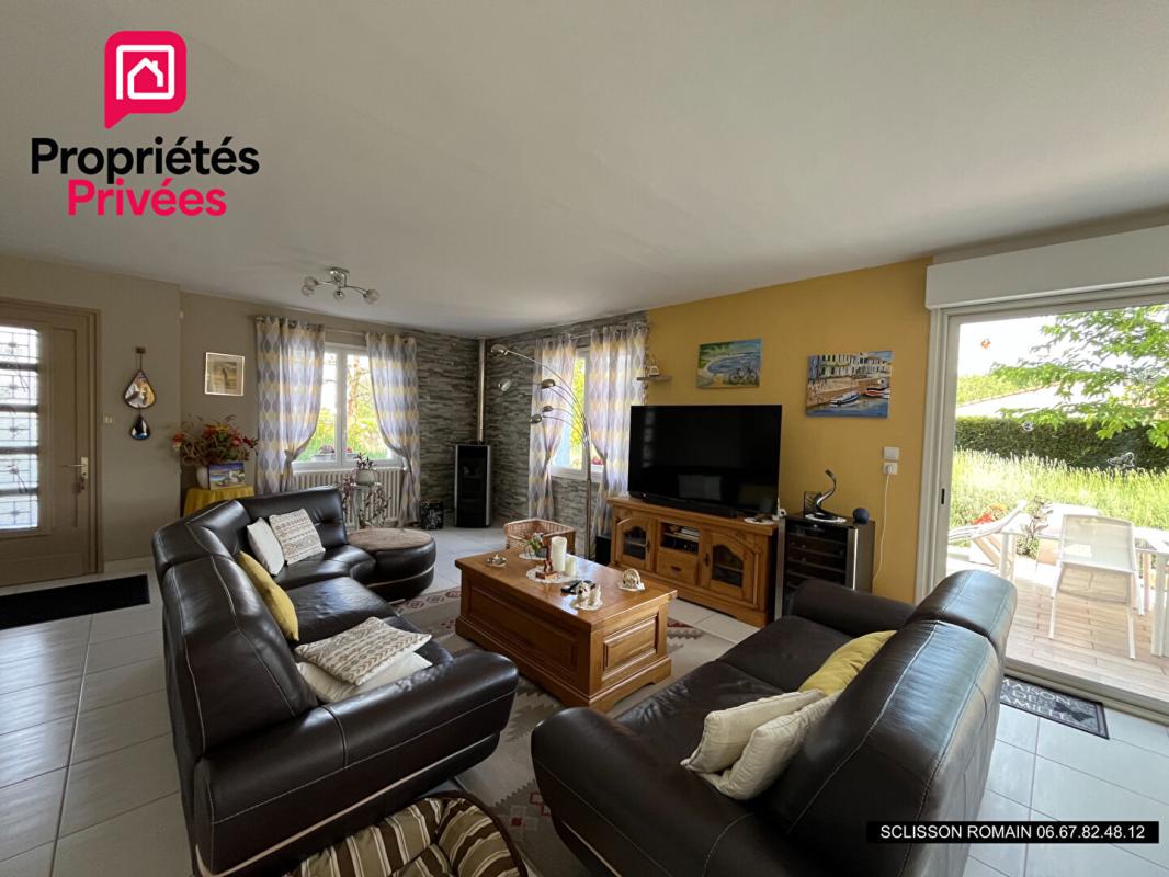 MEURSAC Maison familiale Meursac - 215 m2 - 5 chambres - Piscine - PRIX 414 400 HAI 4