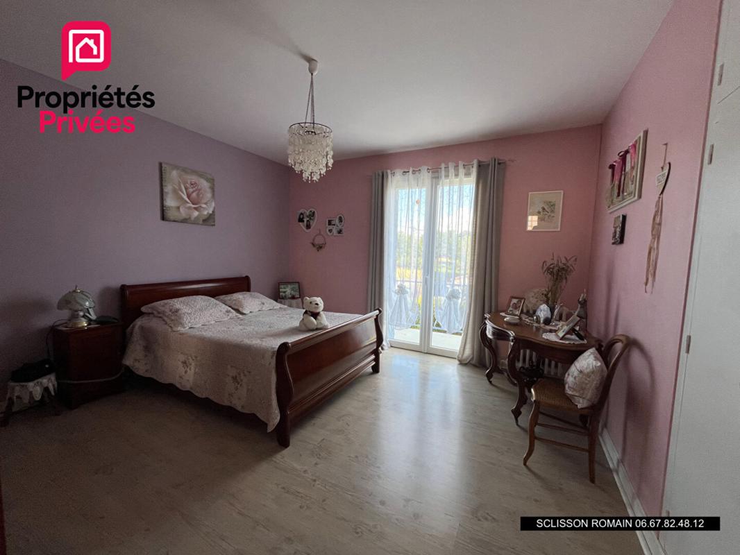 MEURSAC Maison familiale Meursac - 215 m2 - 5 chambres - Piscine - PRIX 414 400 HAI 8