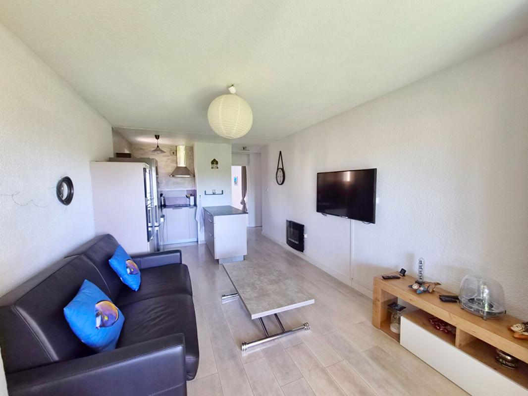 SANARY-SUR-MER APPARTEMENT T2 SANARY- PROCHE PORT A PIED 3