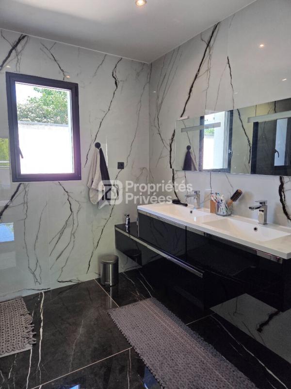 MONTELIMAR Maison Montélimar 6 pièces 225 m2 10