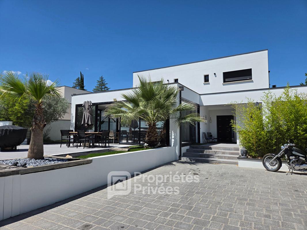 MONTELIMAR Maison Montélimar 6 pièces 225 m2 18