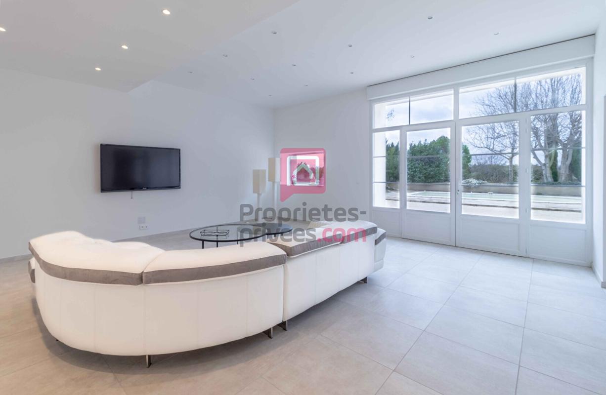 JONQUIERES JONQUIÈRES - PROPRIÉTÉ D'EXCEPTION AVEC 3 HABITATIONS INDÉPENDANTES 4