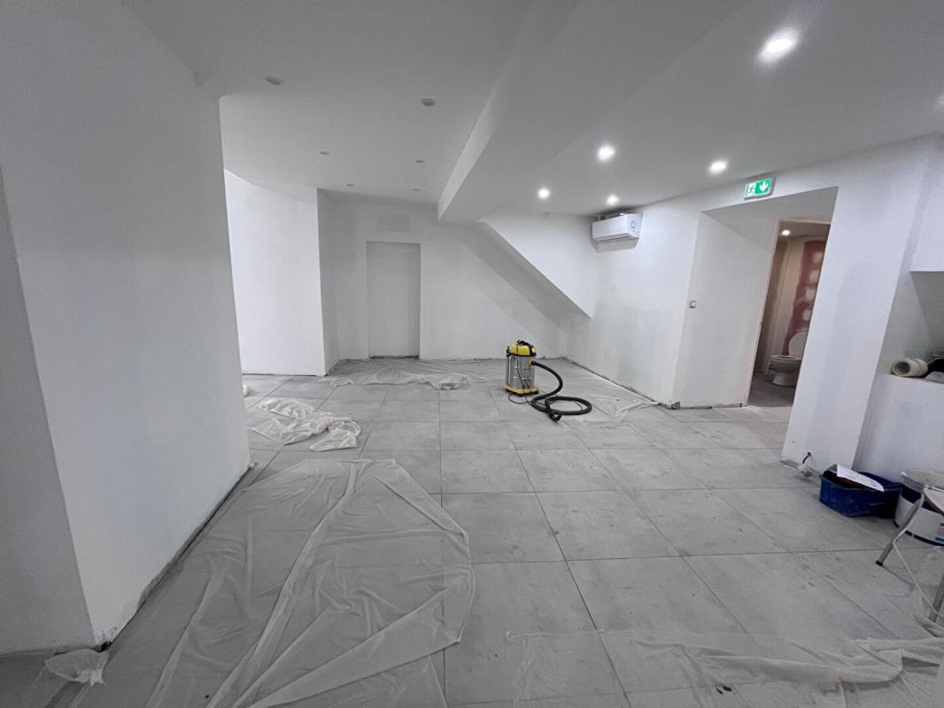 MILLAS Immeuble de rapport de 200 m² environs à rénover pouvant être aménagé en deux appartements et un local 15