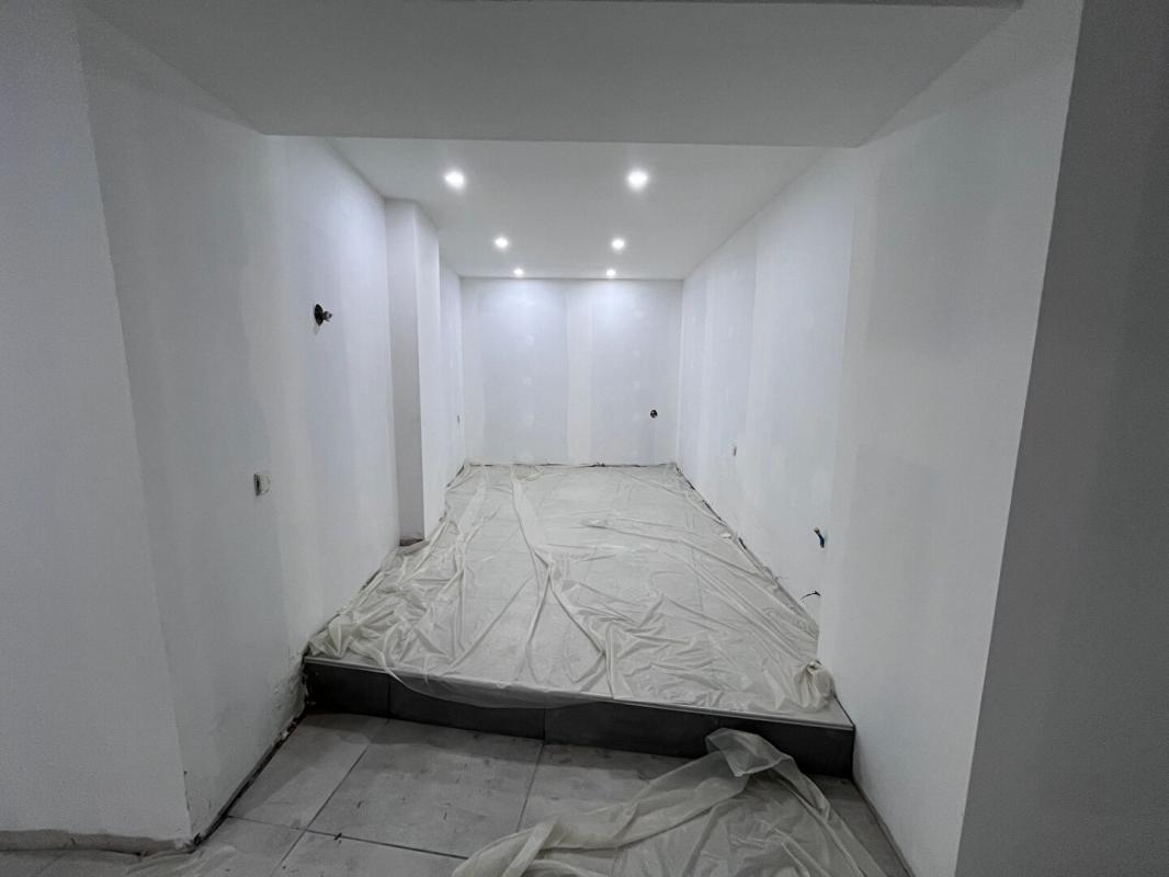 MILLAS Immeuble de rapport de 200 m² environs à rénover pouvant être aménagé en deux appartements et un local 17