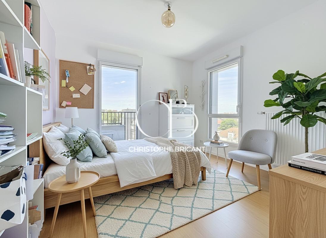 VILLEJUIF Superbe duplex 4 chambres de 117 M2 avec grande terrasse et balcons 11