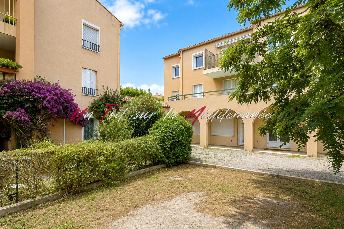 FREJUS Appartement type 2 de 51m2 avec balcon et cave à Fréjus 13