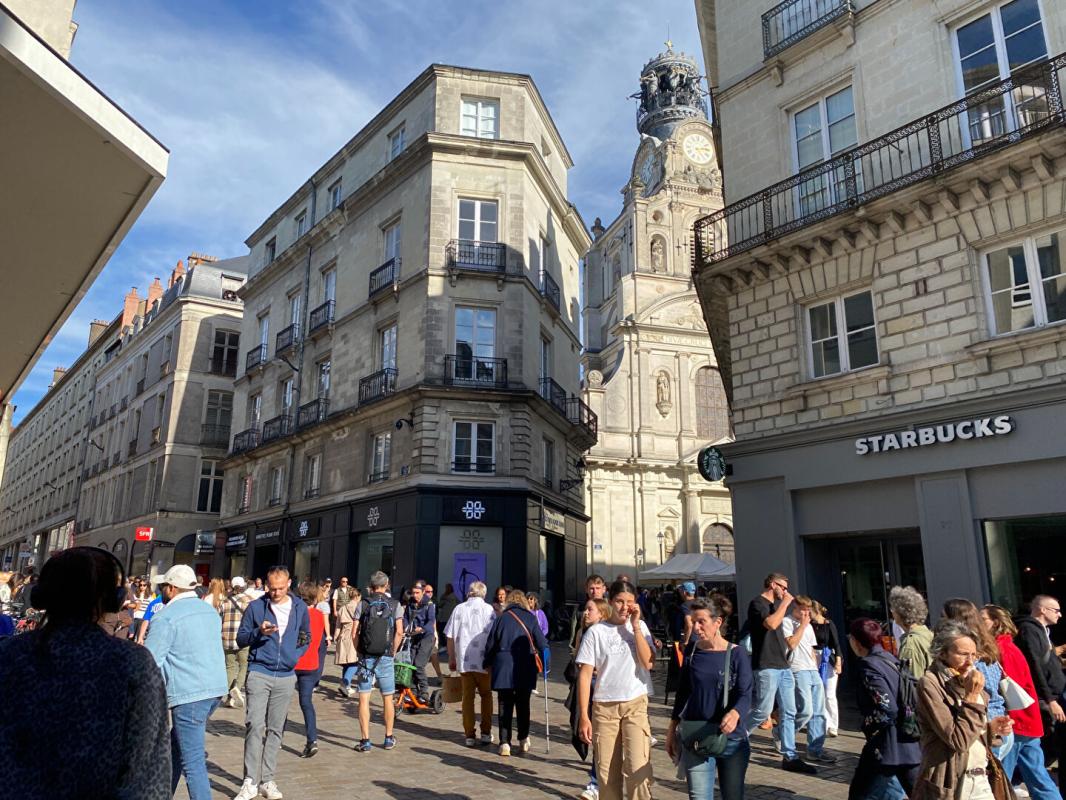 NANTES 44000 NANTES - FONDS DE COMMERCE PRET-A-PORTER DECO QUARTIER DECRE 3