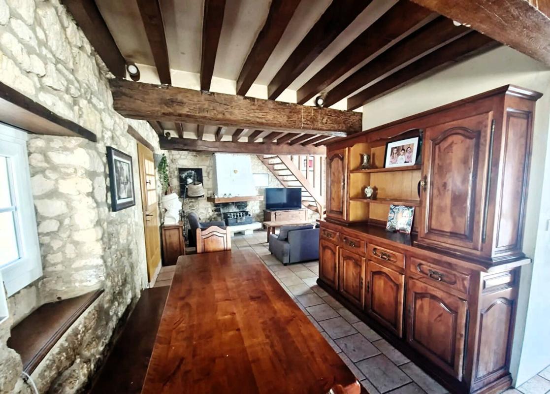 CREPY-EN-VALOIS Maison de Village  Près de Crépy En Valois 6 pièce(s) 121 m2 5