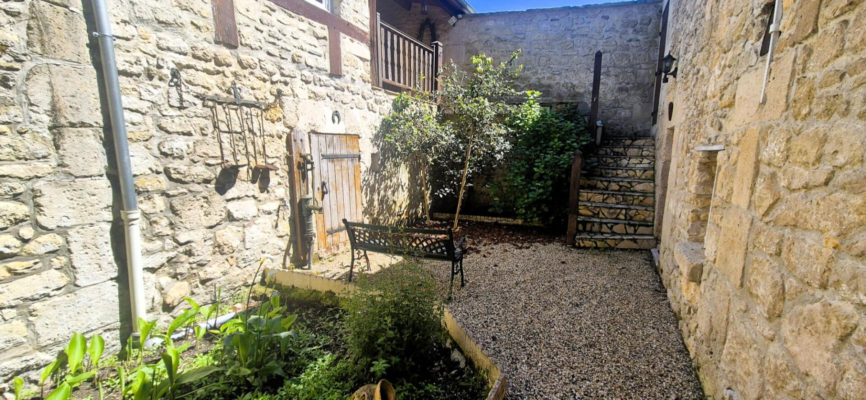CREPY-EN-VALOIS Maison de Village  Près de Crépy En Valois 6 pièce(s) 121 m2 8