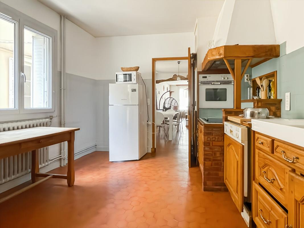 ARBOIS Immeuble - appartement duplex et commerce - 347 m2 - 4 chambres 8