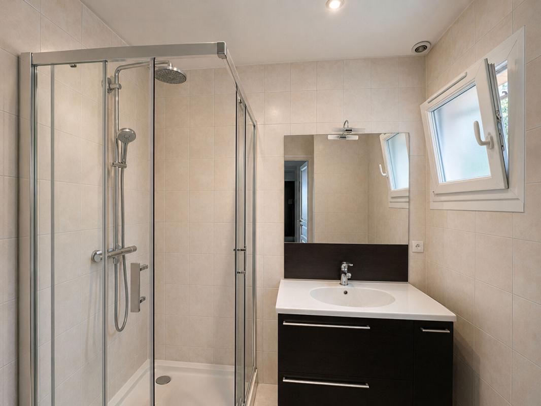 LA ROQUETTE-SUR-SIAGNE Maison La Roquette Sur Siagne 4 pièce(s) 77 m2 6
