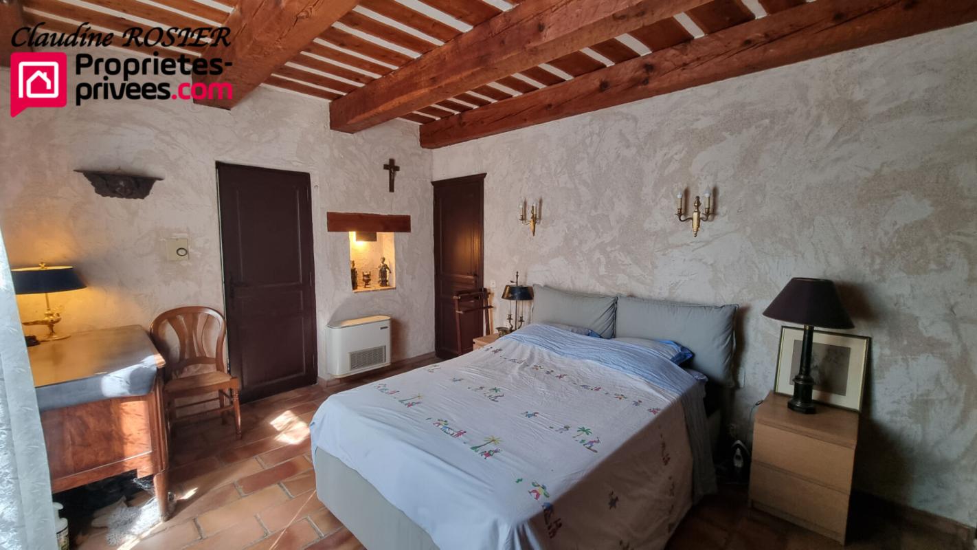 PIGNANS Pignans maison 10 pièce(s) 225 m2 + annexe 233 m² et piscine 15