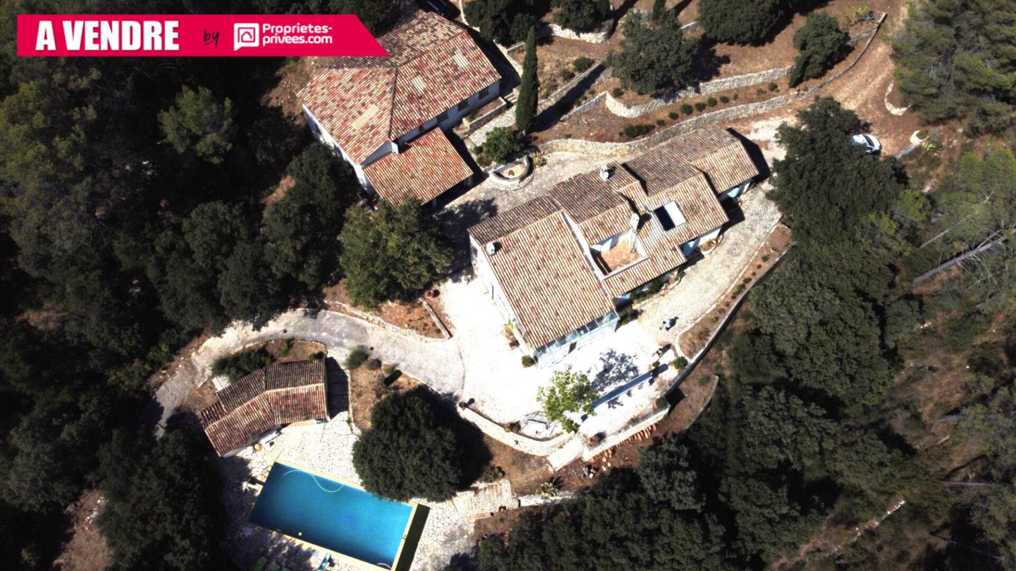 PIGNANS Pignans maison 10 pièce(s) 225 m2 + annexe 233 m² et piscine 5