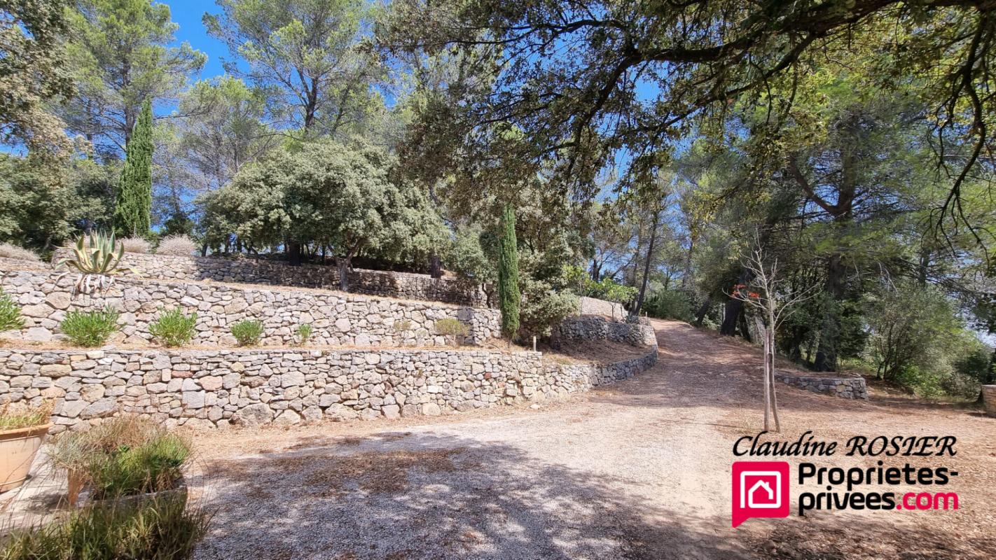 PIGNANS Pignans maison 10 pièce(s) 225 m2 + annexe 233 m² et piscine 7