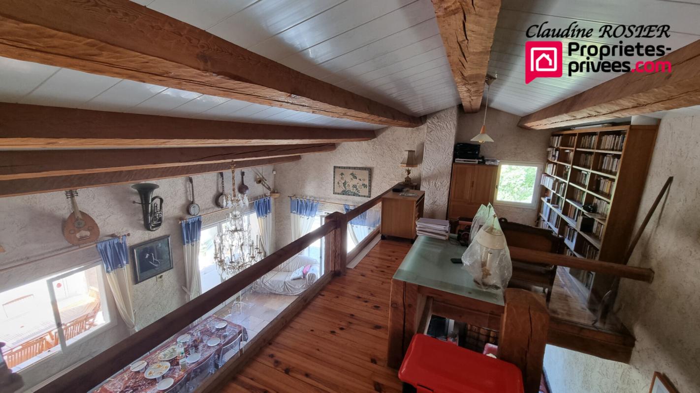 PIGNANS Pignans maison 10 pièce(s) 225 m2 + annexe 233 m² et piscine 9