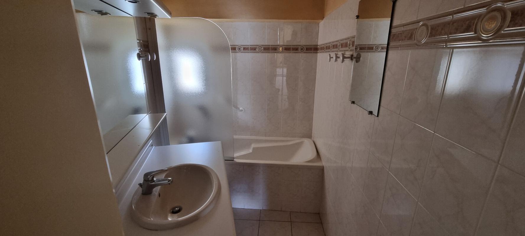 PUISSERGUIER Maison Puisserguier 4 pièce(s) 129 m2 avec garage et extérieurs 7