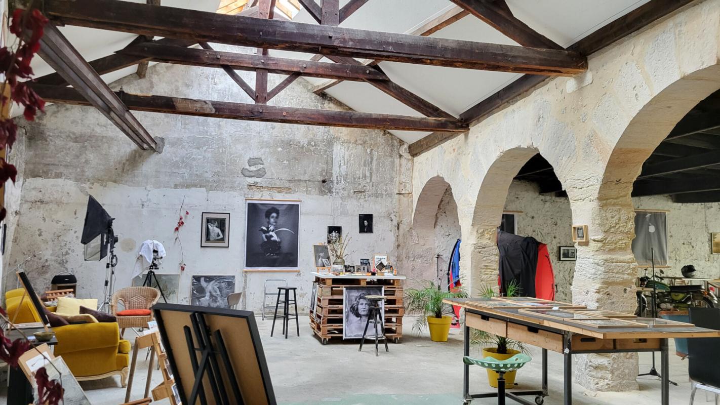 BERGERAC 24000 Perigueux maison divisée en 2 apparts  f2 et f3 et atelier professionnel  artistique et galerie 1