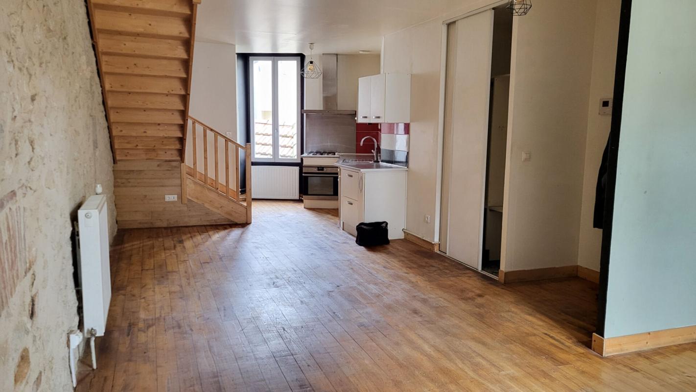 BERGERAC 24000 Perigueux maison divisée en 2 apparts  f2 et f3 et atelier professionnel  artistique et galerie 16