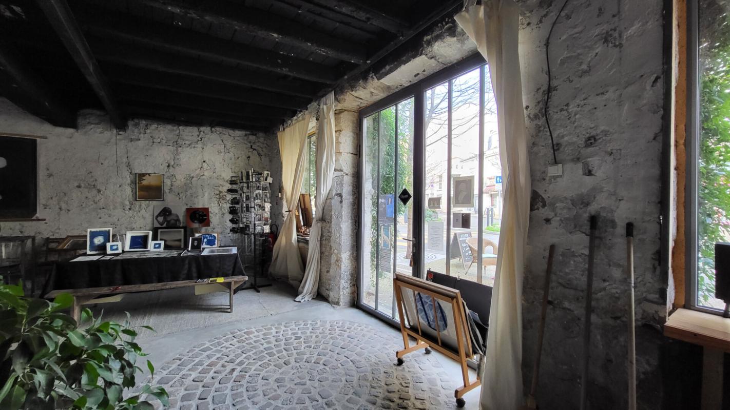 BERGERAC 24000 Perigueux maison divisée en 2 apparts  f2 et f3 et atelier professionnel  artistique et galerie 6
