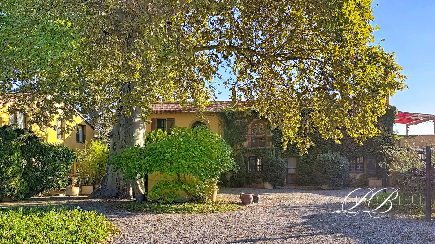 SAINT-CYPRIEN Mas de 600m² sur 4,6 hectares à Saint-Cyprien 3