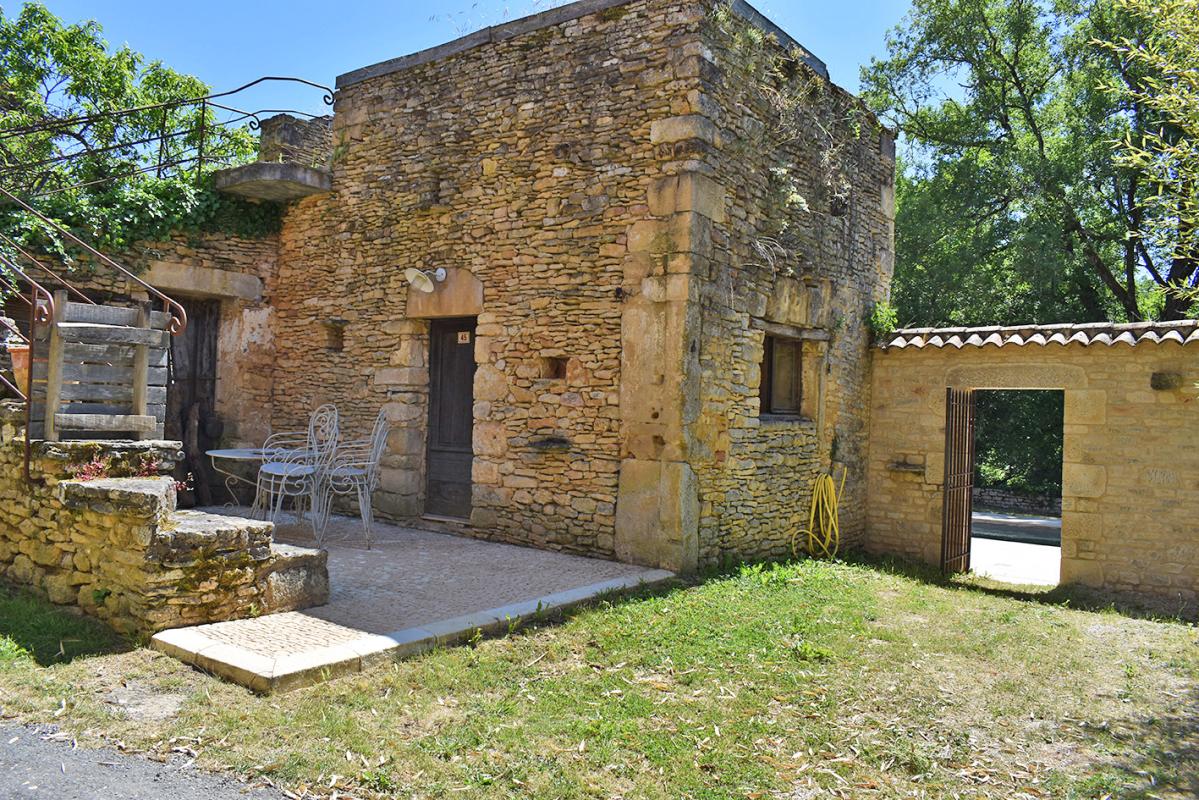 SAINT-AMAND-DE-COLY Propriété de gîtes Coly Saint Amand 18 pièce(s) 403 m2 13