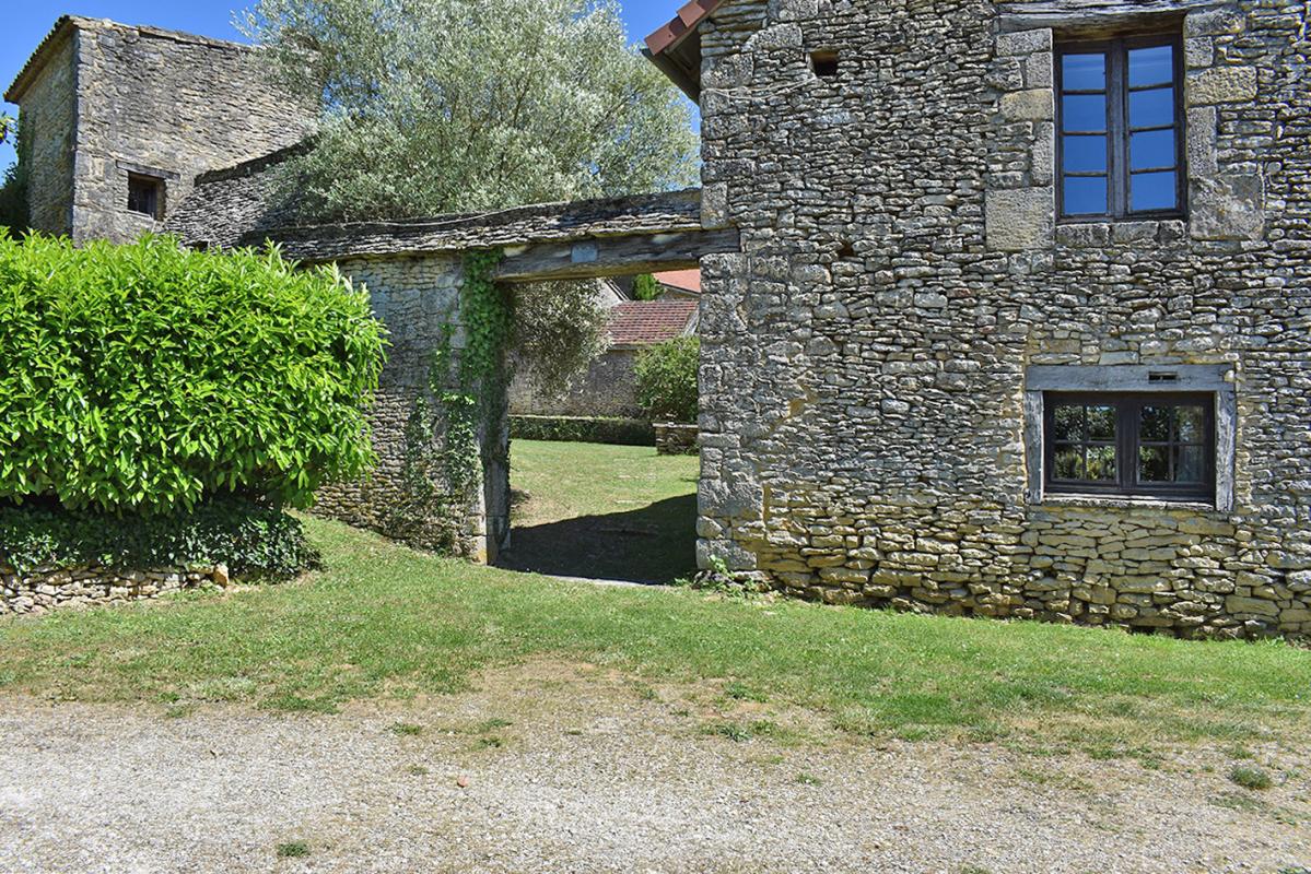 SAINT-AMAND-DE-COLY Propriété de gîtes Coly Saint Amand 18 pièce(s) 403 m2 17