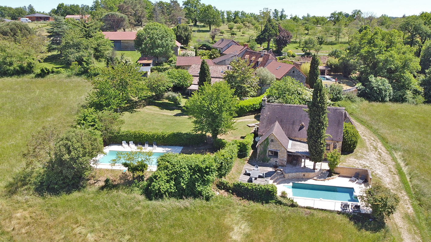 SAINT-AMAND-DE-COLY Propriété de gîtes Coly Saint Amand 18 pièce(s) 403 m2 2