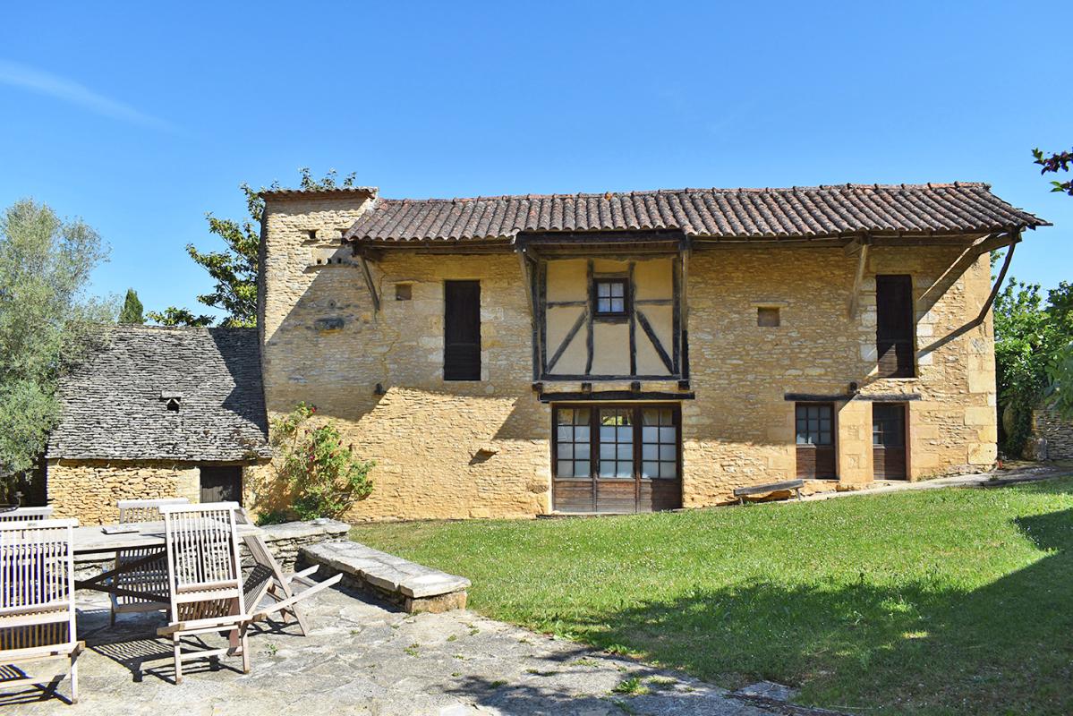 SAINT-AMAND-DE-COLY Propriété de gîtes Coly Saint Amand 18 pièce(s) 403 m2 9