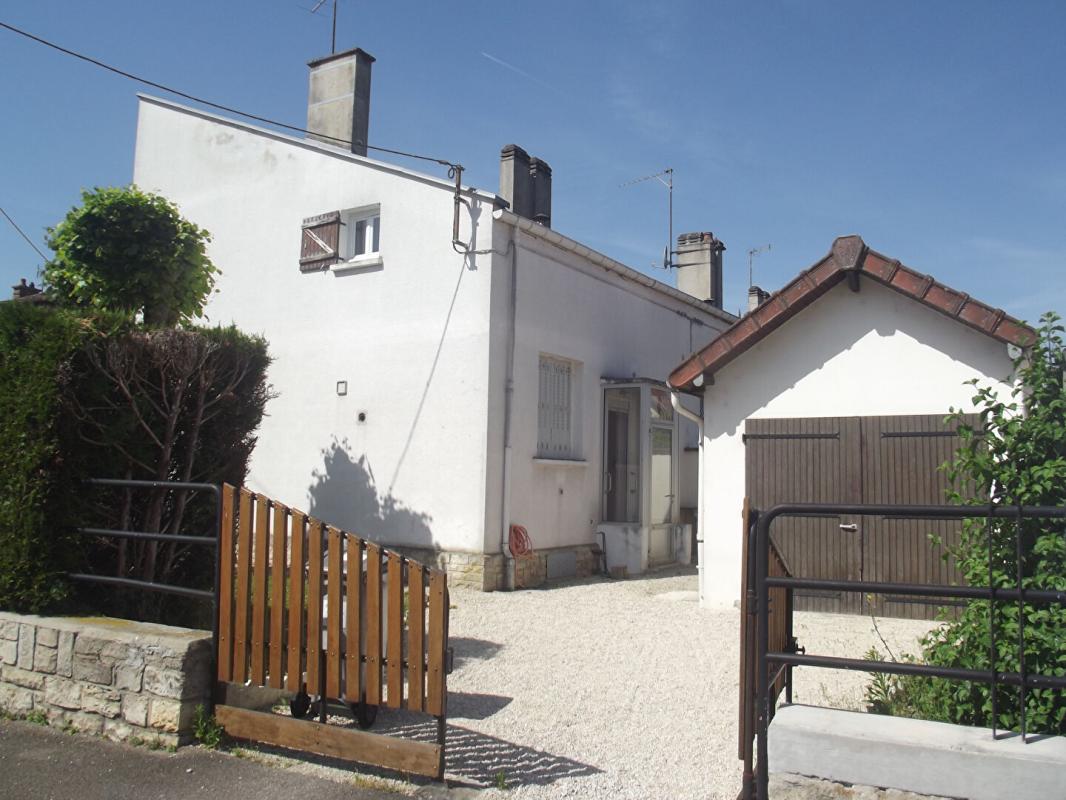 BRIENNE-LE-CHATEAU Maison plain pied 1