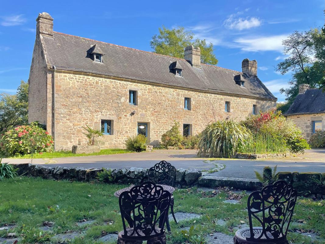 QUIMPER Domaine de prestige de 4 espaces polyvalents à 10 minutes de Quimper 2