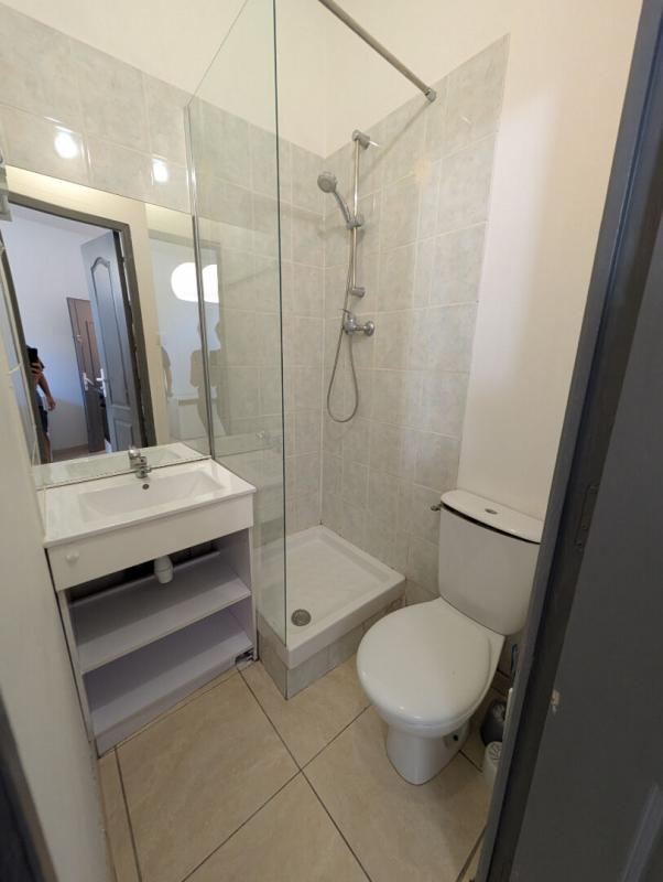 SALON-DE-PROVENCE Studio 20 m² à louer -  Salon-de-Provence 3