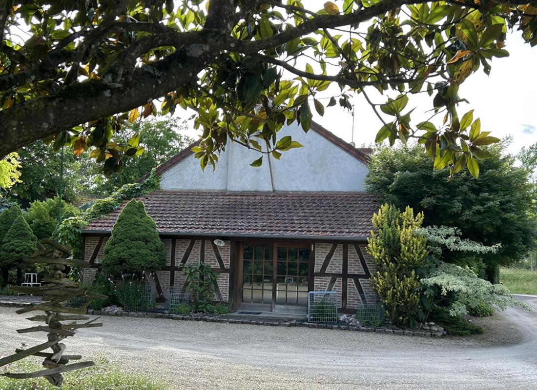 SAINT-MARCEL longère authentique de prestige avec parc crée par un maitre artisan paysagé Saint Marcel 8 pièce(s) 278 m2 14