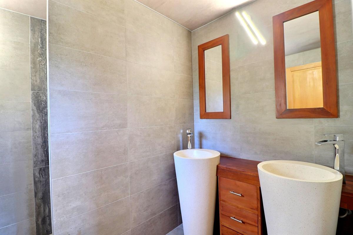 AUBAGNE Maison Aubagne 8 pièce(s) 190 m2 avec piscine - jacuzzi sur 1200 m2 de terrain 12