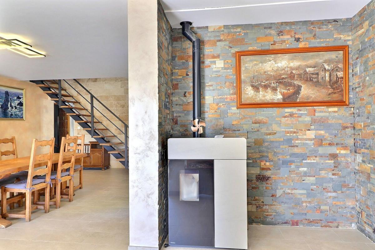 AUBAGNE Maison Aubagne 8 pièce(s) 190 m2 avec piscine - jacuzzi sur 1200 m2 de terrain 14