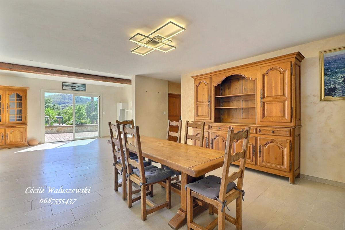 AUBAGNE Maison Aubagne 8 pièce(s) 190 m2 avec piscine - jacuzzi sur 1200 m2 de terrain 15