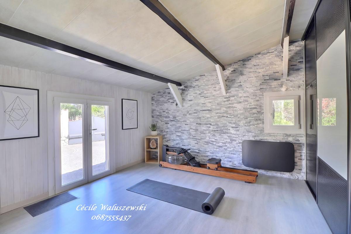 AUBAGNE Maison Aubagne 8 pièce(s) 190 m2 avec piscine - jacuzzi sur 1200 m2 de terrain 16