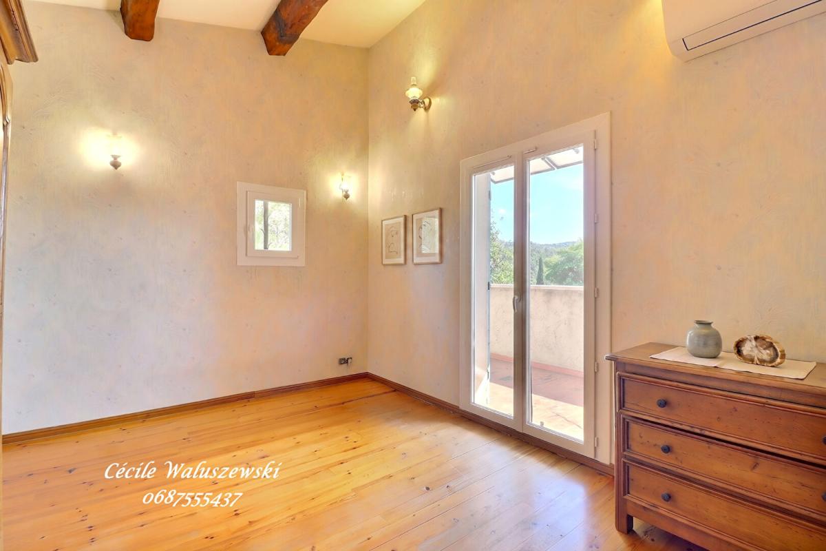 AUBAGNE Maison Aubagne 8 pièce(s) 190 m2 avec piscine - jacuzzi sur 1200 m2 de terrain 17