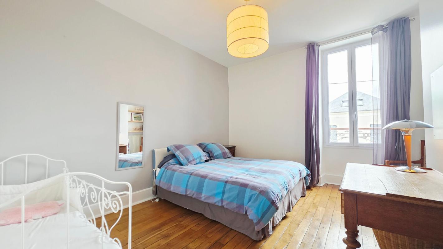 BOURGES BOURGES MAISON DE 173M² 6 PIECES 4 CHAMBRES 10