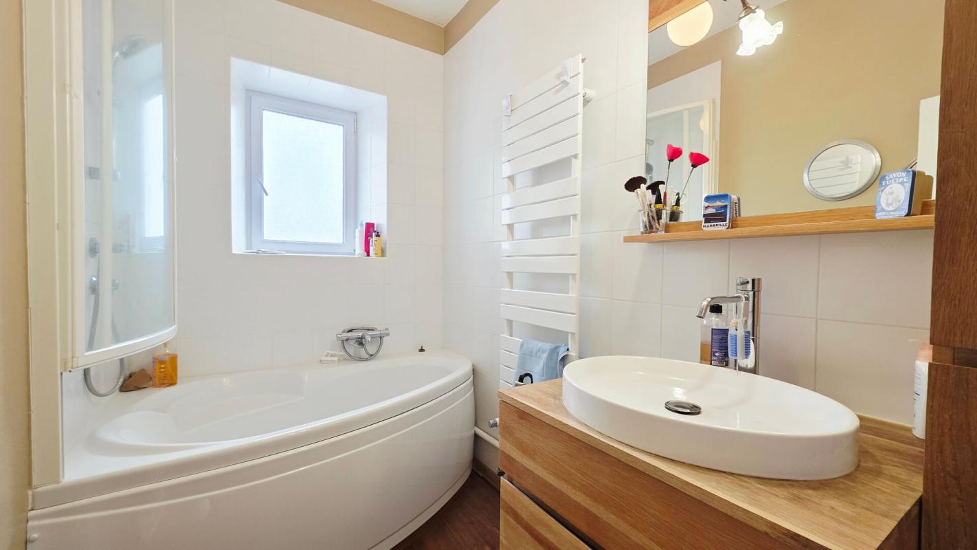 BOURGES BOURGES MAISON DE 173M² 6 PIECES 4 CHAMBRES 11
